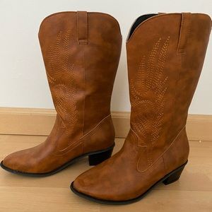 Tan Western Cowgirl Boots